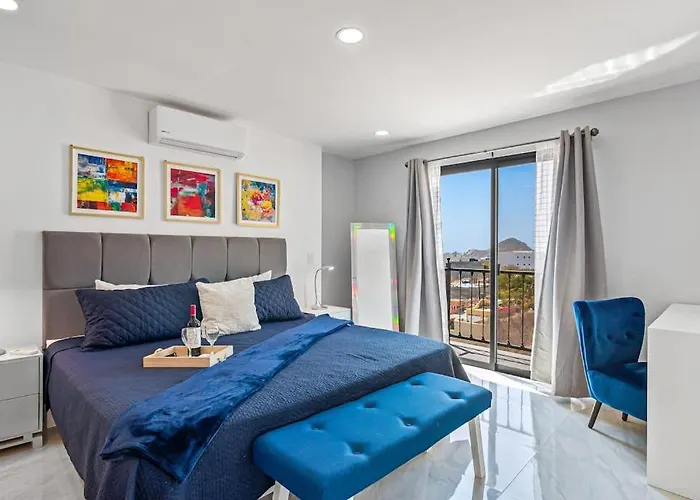 Morgan Residences 508 @ Boutique With Pool, Gym & Ferienhaus